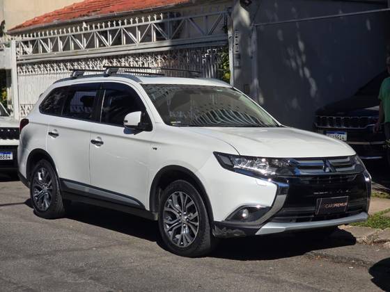 MITSUBISHI OUTLANDER 3.0 GT 4X4 V6 24V GASOLINA 4P AUTOMÁTICO